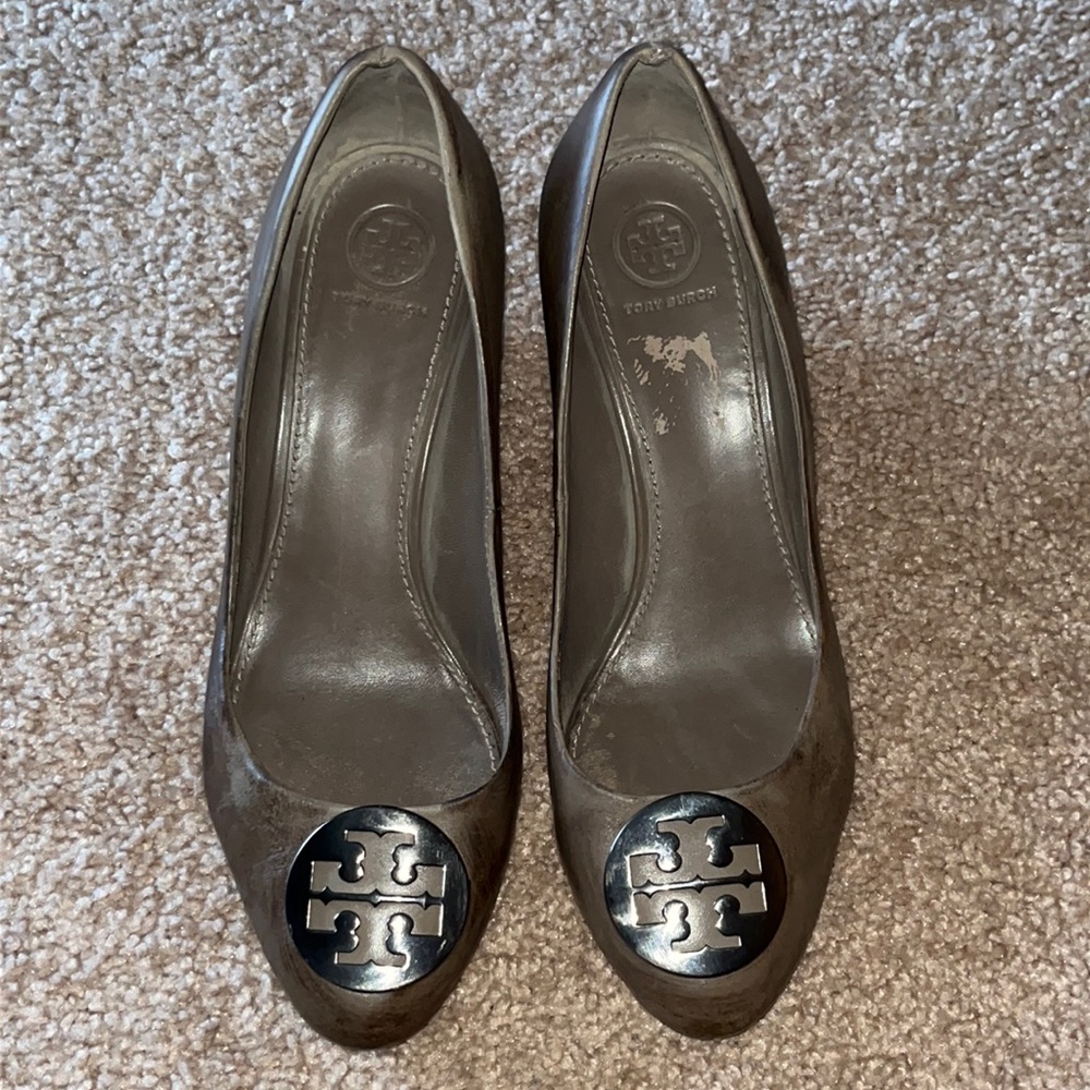 Tory Burch pewter/taupe wedges heels size 9
